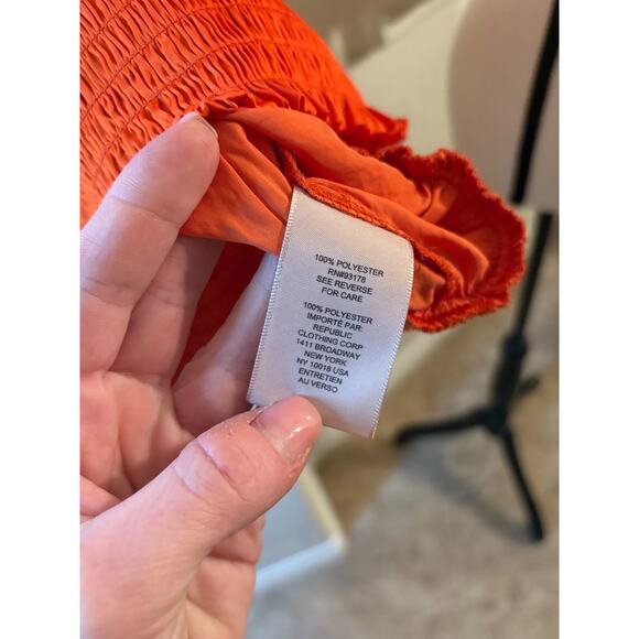 Philosophy women's orange satin short-sleeve v-neck smocked-hem blouse M 4-8 - Picture 3 of 4